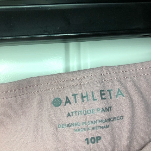 Athleta Violet Aligned Attitude Sweatpants Size 10 Petite - Picture 8 of 12